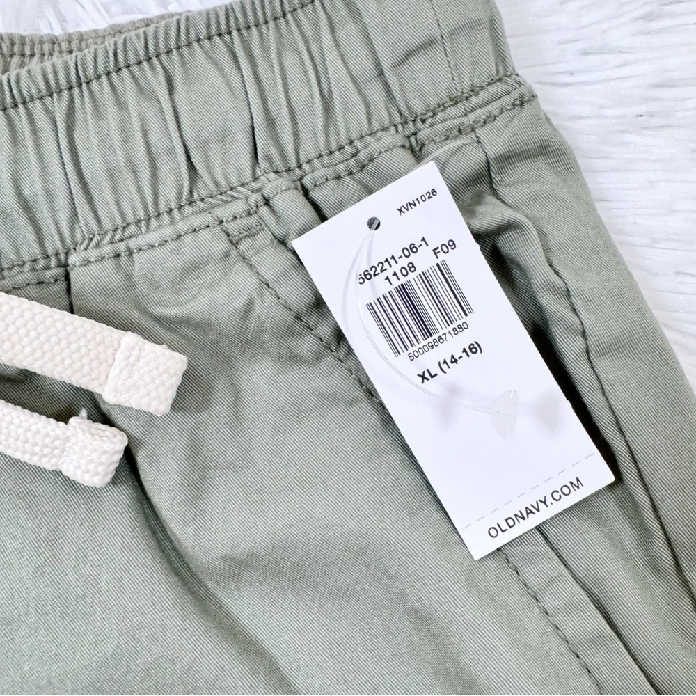 Old Navy‎ NWT boy's Khaki Shorts adjustable waist